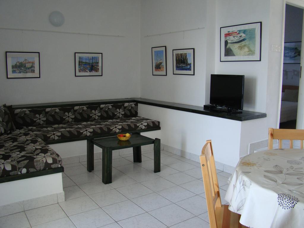 Apartments Sanda Murter Bilik gambar